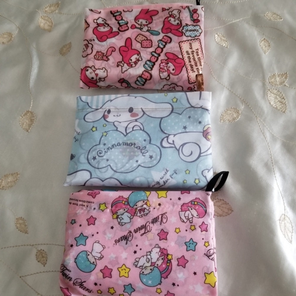 Hello Kitty character prints reusable bags bundle